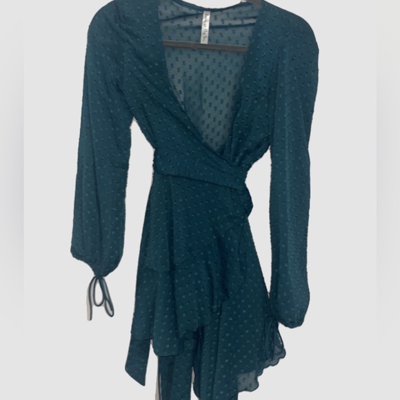 Lucy in the sky Lexi ruffle wrap dress in dotted emerald chiffon - Picture 2 of 3